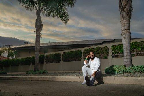 mobile - carousel-hero-element image-8