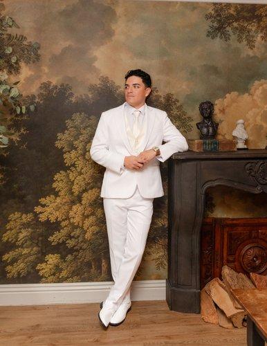 mobile - carousel-hero-element image-4